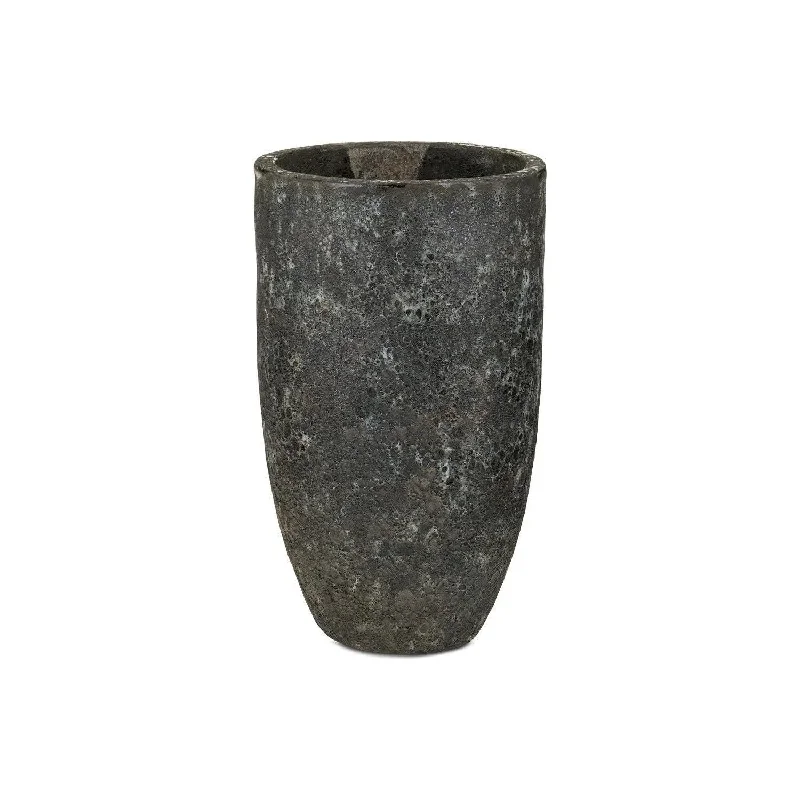 Track lighting for creating a moody atmosphereElias Planter