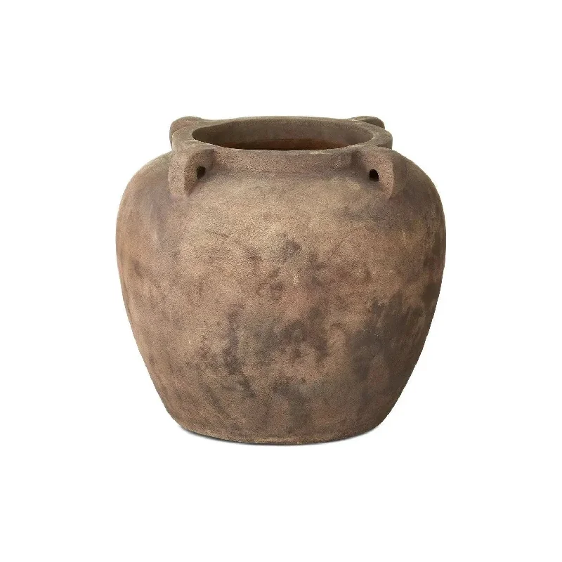 Track lighting for creating a focal pointOphelia Planter