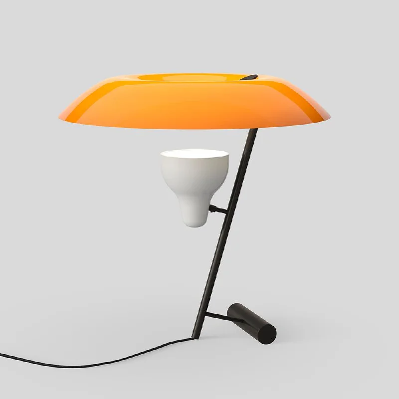 fabric table lamps with a linen shade for a relaxed and breathable lookfabric table lamps with a linen shade for a relaxed and breathable lookModel 548 Table Lamp